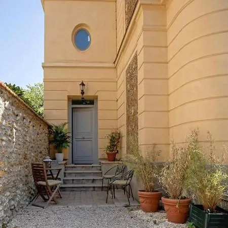La Maison Particuliere Versailles